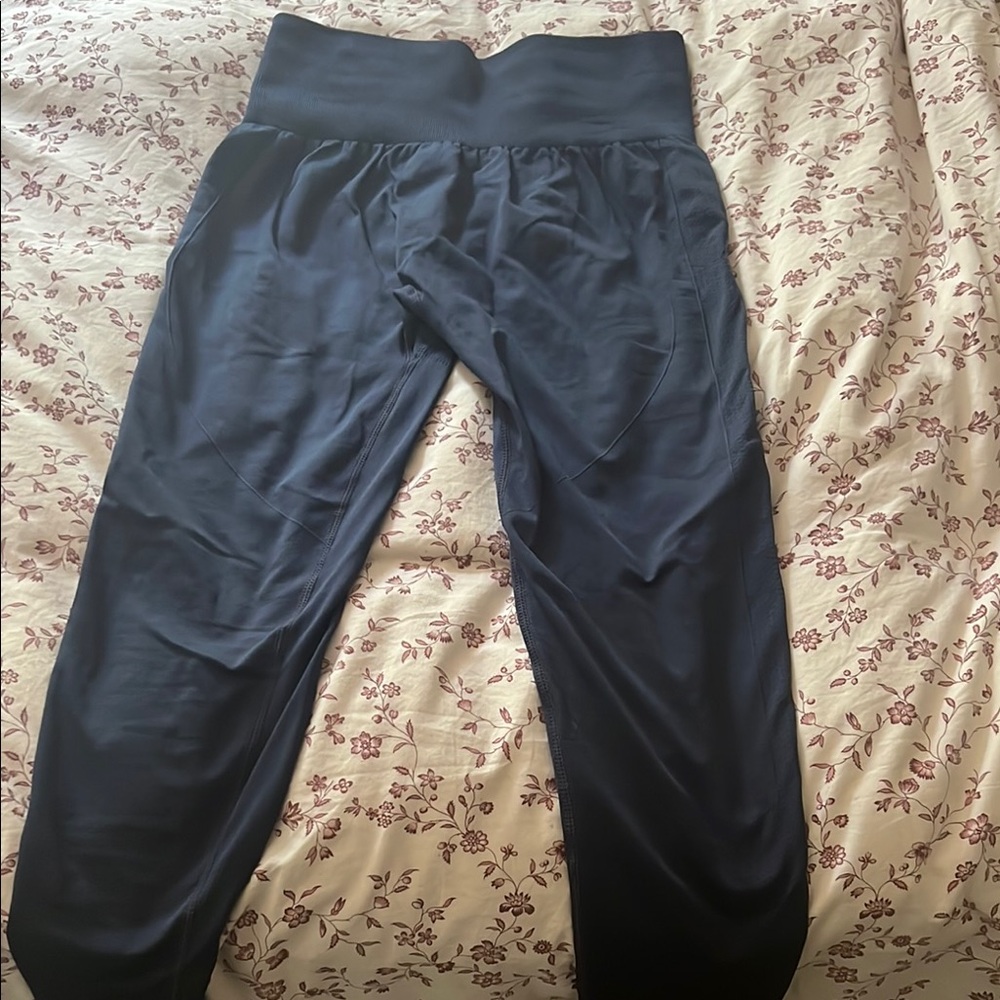 Navy Blue Halara Leggings - butt scrunch
